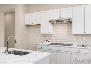 Photo #2: 992621 Listing