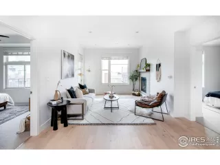 Photo #1: 992676 Listing