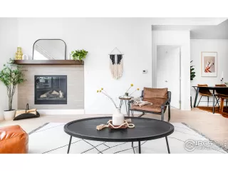 Photo #4: 992676 Listing