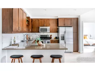 Photo #5: 992676 Listing