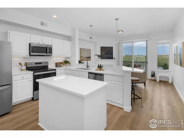 MLS: 992702 Condo For Sale