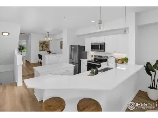 Photo #4: 992702 Listing