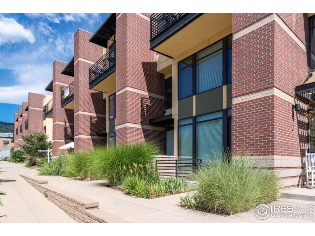 MLS: 992706 Condo For Sale