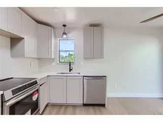 Photo #6: 9927065 Listing