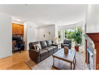 Photo #6: 992712 Listing