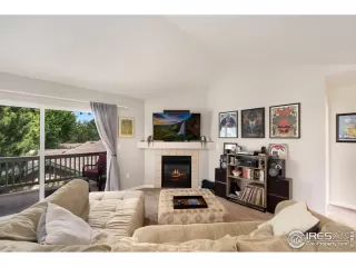 Photo #3: 992756 Listing