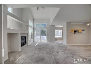 Photo #5: 992791 Listing