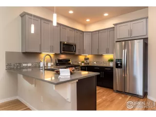 Photo #4: 992860 Listing