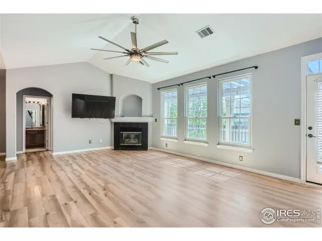 MLS: 992969 Condo For Sale