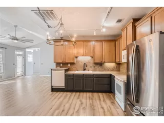 Photo #3: 992969 Listing