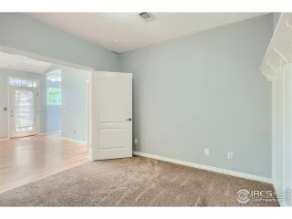 Photo #4: 992969 Listing