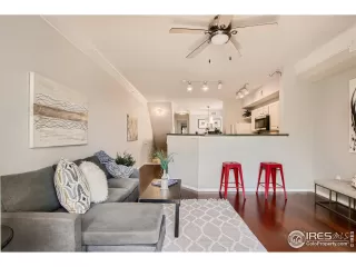 Photo #4: 992986 Listing