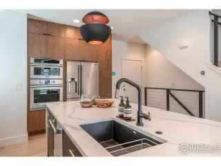 Photo #5: 993080 Listing