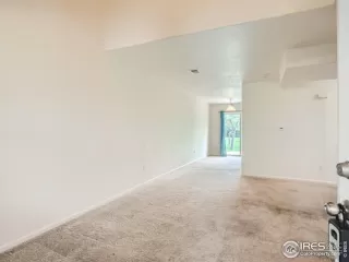 Photo #3: 993198 Listing