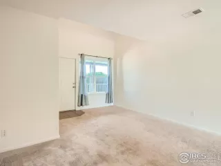 Photo #6: 993198 Listing