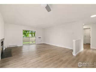 Photo #6: 993262 Listing