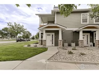 Photo #4: 993330 Listing