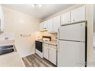 Photo #6: 993358 Listing