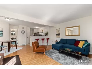 Photo #2: 993465 Listing