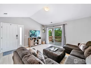 Photo #4: 993517 Listing 