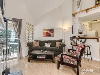 Photo #4: 993577 Listing