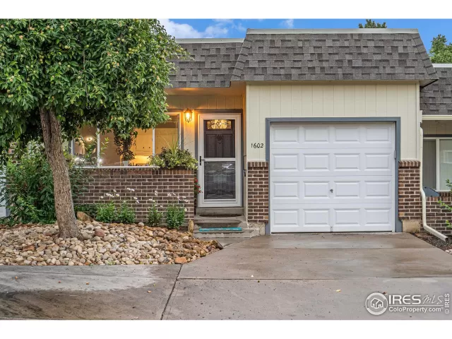 MLS: 993617 Condo For Sale