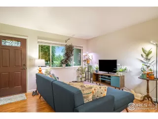 Photo #4: 993617 Listing