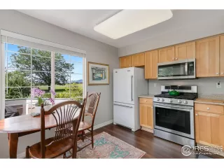 Photo #6: 993667 Listing