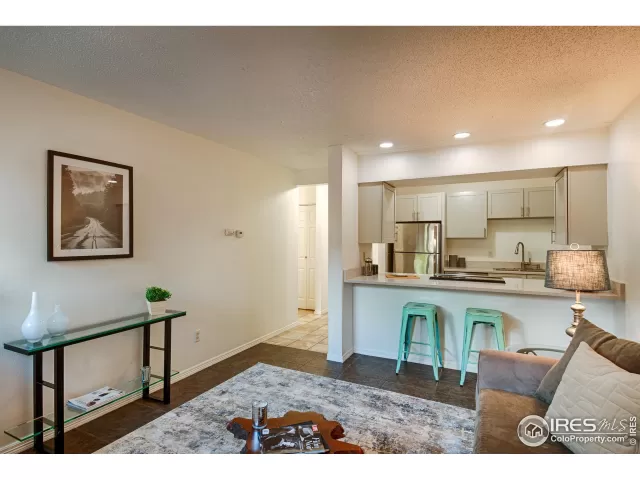 MLS: 993678 Condo For Sale