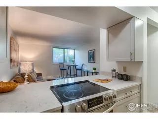 Photo #5: 993678 Listing 