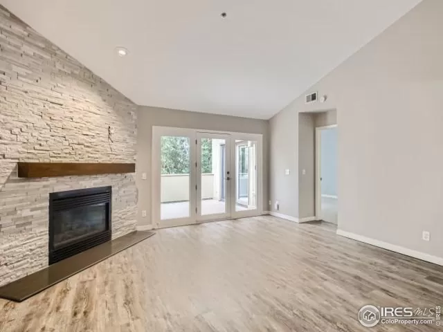 MLS: 993698 Condo For Sale