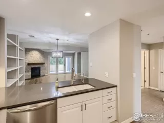 Photo #5: 993698 Listing