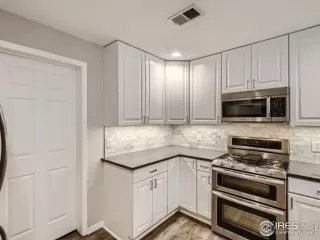 Photo #6: 993698 Listing