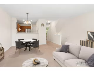 Photo #5: 993844 Listing