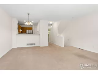 Photo #6: 993844 Listing