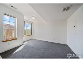 Photo #5: 993924 Listing