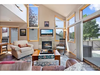 Photo #2: 993931 Listing