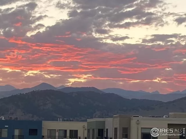 MLS: 994099 Condo For Sale