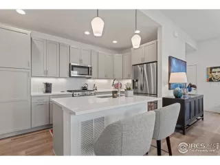 Photo #6: 994189 Listing 