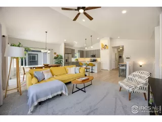 Photo #4: 994294 Listing