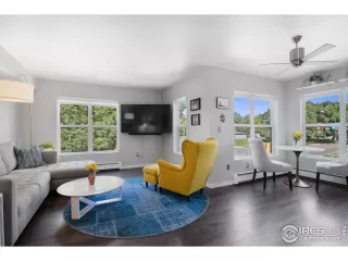 Photo #2: 994339 Listing