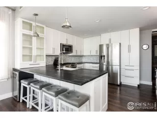 Photo #6: 994352 Listing