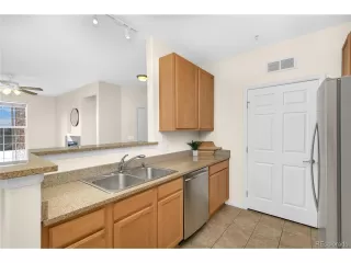 Photo #6: 9944350 Listing