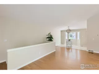 Photo #4: 994482 Listing