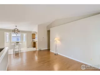 Photo #5: 994482 Listing