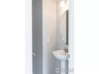 Photo #5: 994582 Listing