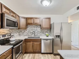 Photo #6: 994600 Listing