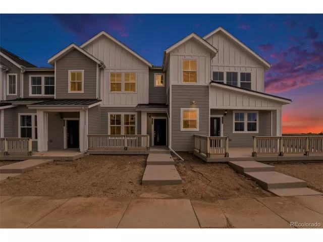 MLS: 9946378 Condo For Sale