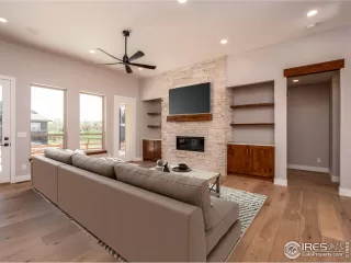 Photo #4: 994721 Listing