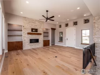 Photo #5: 994721 Listing